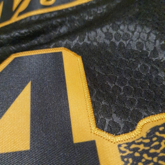 New Kobe Bryant Mamba 24 Jersey Authentic - Picture 6 of 9